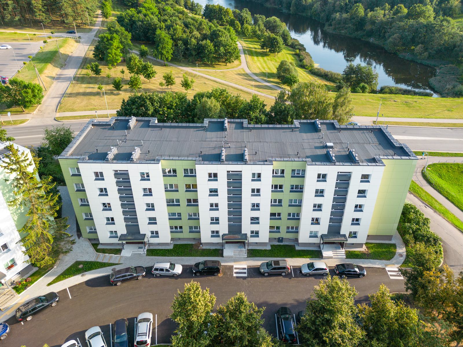 Daugiabutis namas, Žemaitės g. 16, Jonava